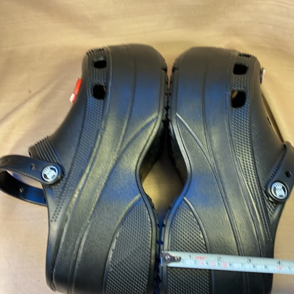 NWOT never worn platform mules w/4 nurse jibbitz